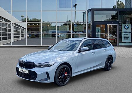 BMW 330e xDrive Touring