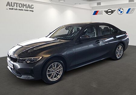 BMW 330e Limousine