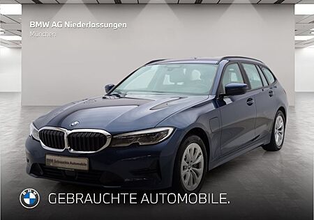 BMW 330e Touring