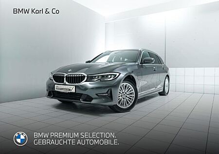 BMW 330e Touring