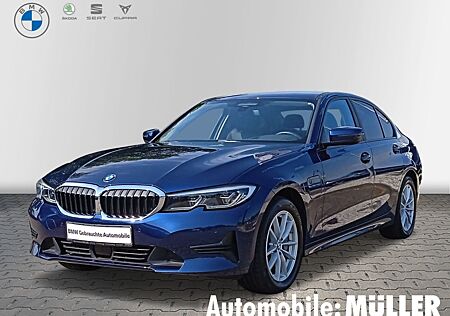 BMW 330e Limousine