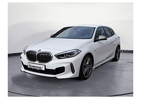 BMW M135i xDrive 5-Türer