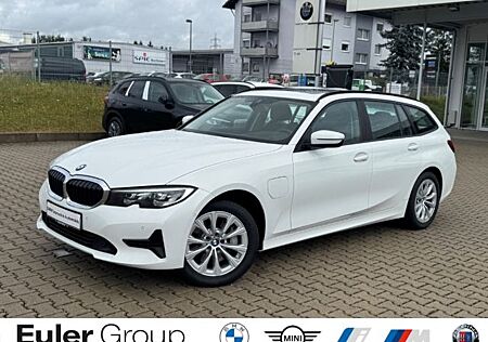 BMW 330e A xDrive Touring