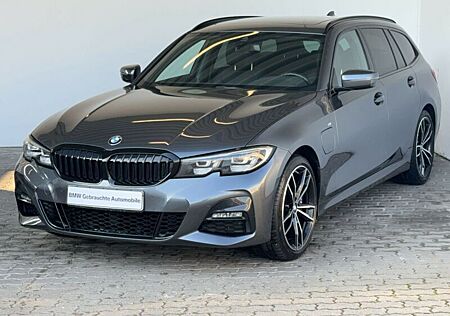 BMW 330e Touring