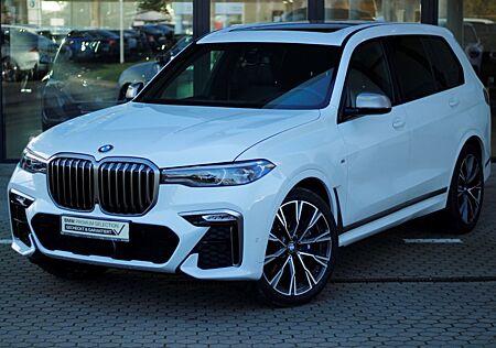 BMW X7 M50i