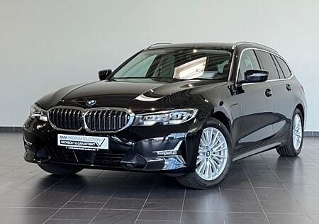 BMW 330e xDrive Touring