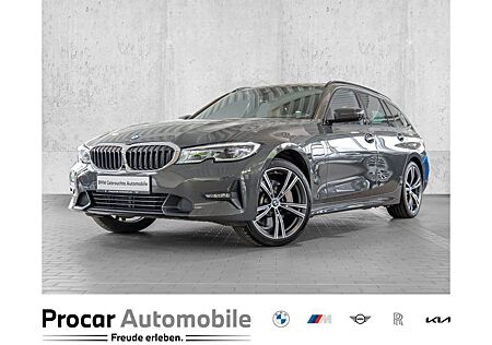 BMW 330e xDrive Touring