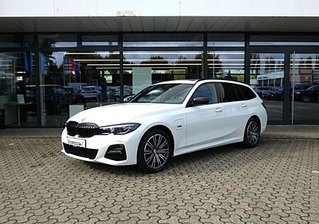 BMW 330e xDrive Touring