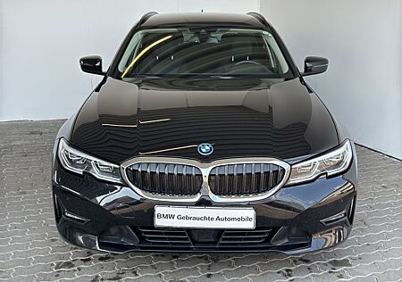 BMW 330E A