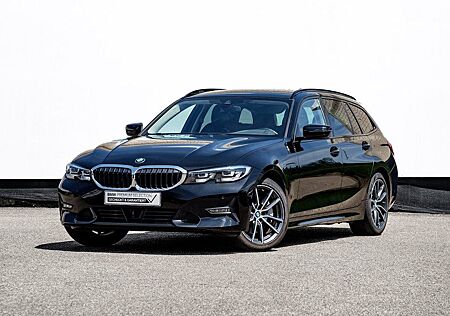 BMW 330e Touring