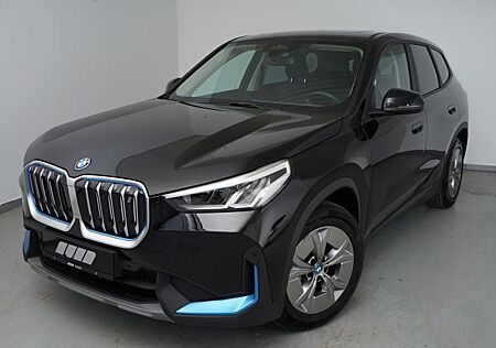 BMW iX1 xDrive30 Elektroauto