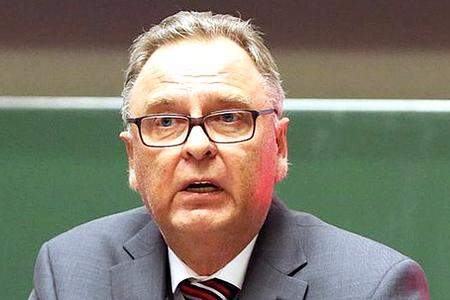 ADAC macht ernst mit Neuanfang: Prof. Hans-Jürgen Papier im Beirat ADAC macht ernst mit Neuanfang: Prof. Hans-Jürgen Papier im Beirat