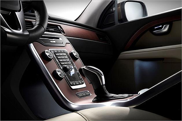 Zu den Neuheiten im XC70 zählt auch die Achtgang-Automatik