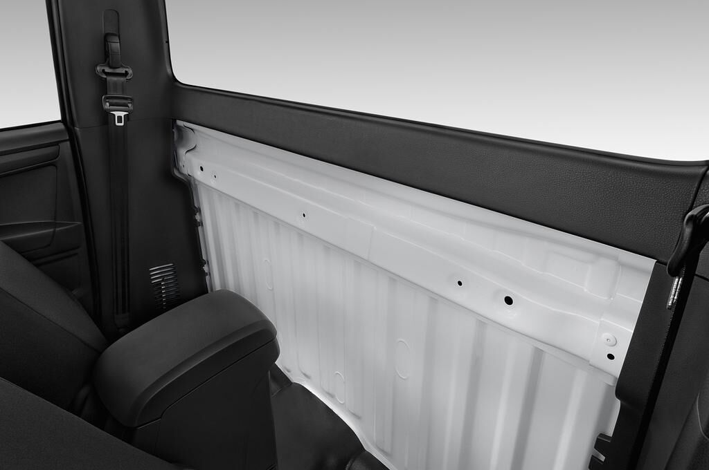 Isuzu D-Max (Baujahr 2019) Basic 2 Türen Rücksitze