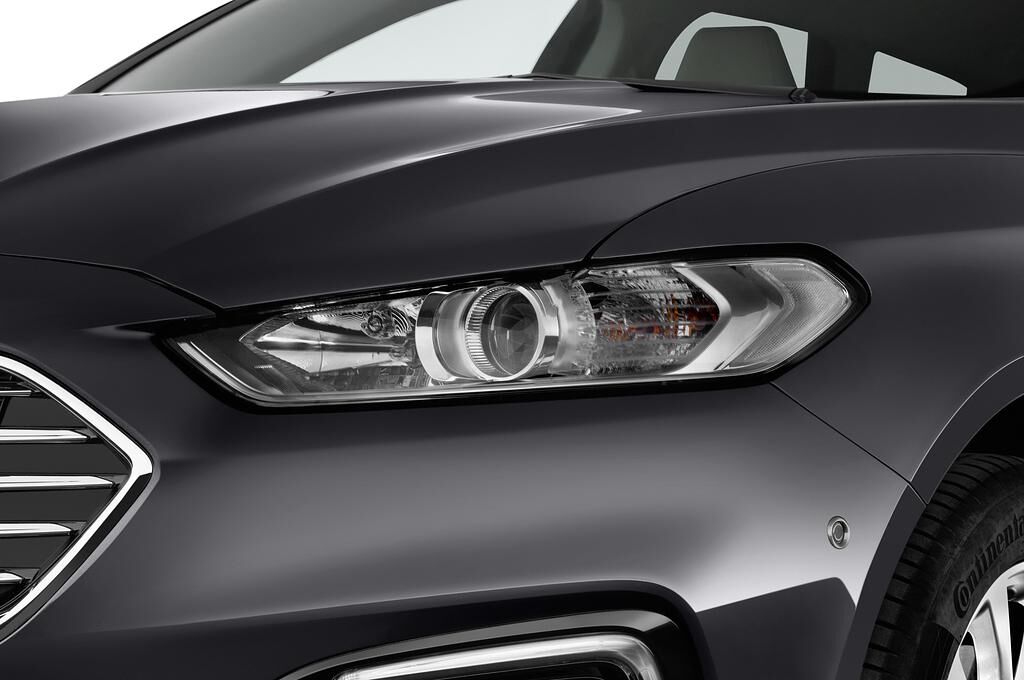 Ford Mondeo (Baujahr 2019) Hybrid 5 Türen Scheinwerfer