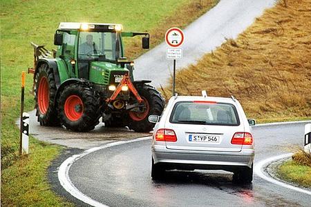 Ein Landwirt muss den Wirtschaftsweg nicht sauber halten