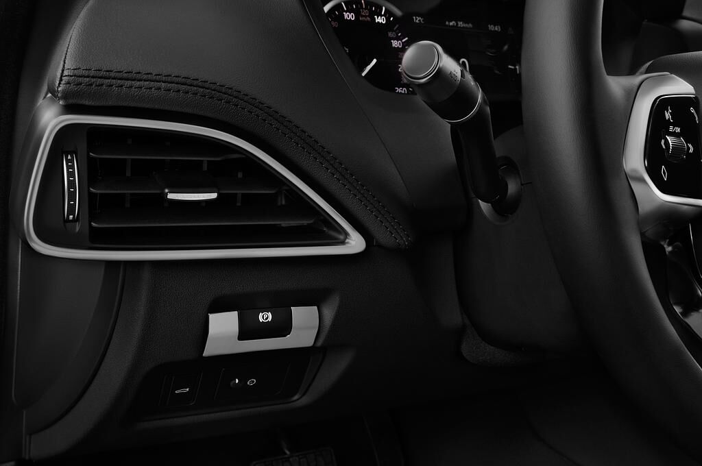 Jaguar XE (Baujahr 2020) S 4 Türen Lüftung