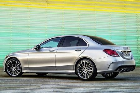 Marktstart in Europa für Mercedes-Benz C-Klasse und GLA