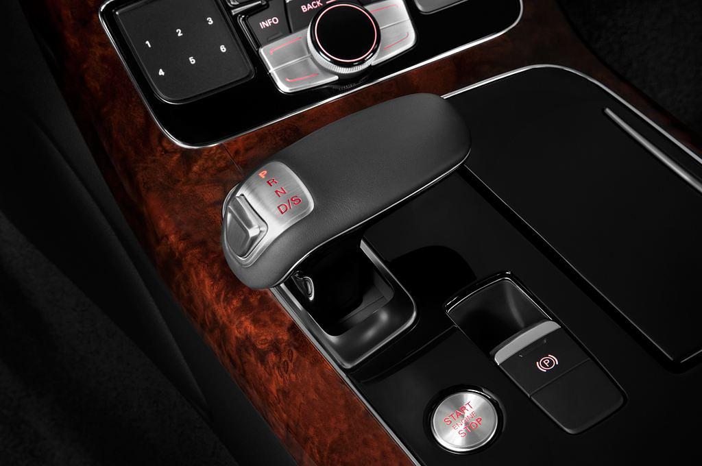 Audi A8 L (Baujahr 2011) L 4 Türen Schalthebel