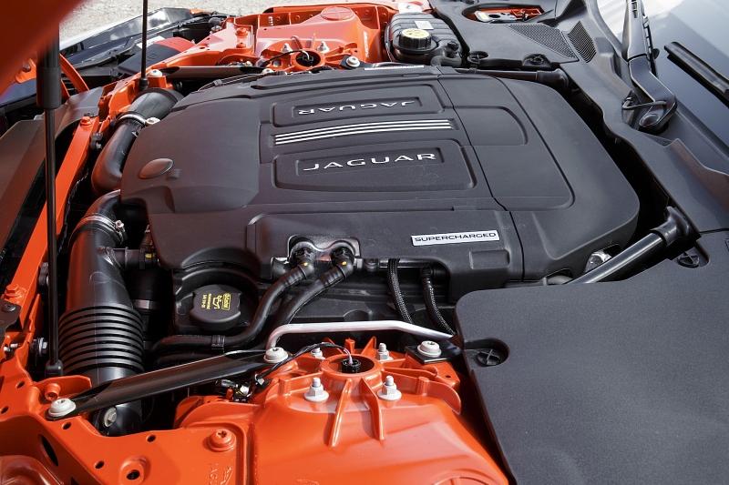 Starker V8 Motor