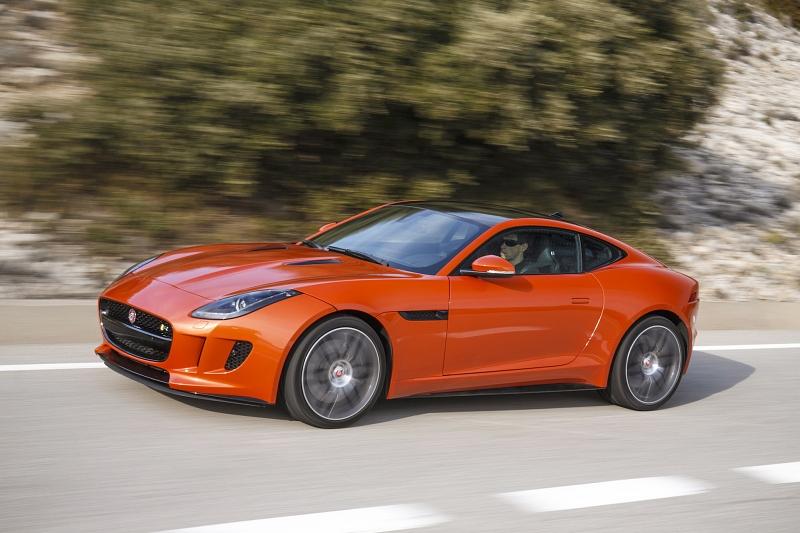Das Jaguar F-Type Coupé V8R ist 4,47 Meter lang