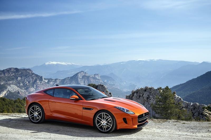 Das Jaguar F-Type Coupé V8R kostet 103.700 Euro