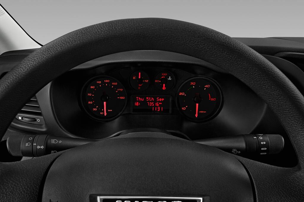 Iveco Daily (Baujahr 2018) - 4 Türen Tacho und Fahrerinstrumente