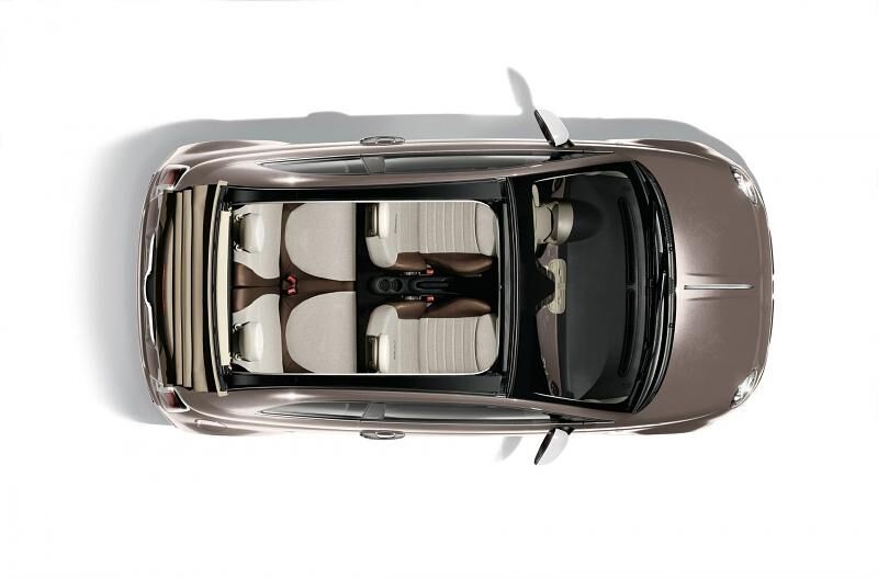 Im Fiat \"500C by Gucci\" wird es hinten durchaus eng