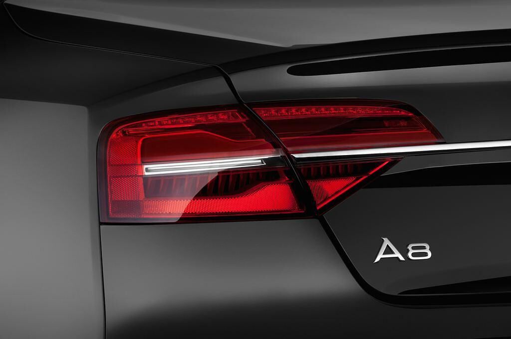 Audi A8 (Baujahr 2015) 3.0 Tfsi Quattro Tiptronic 4 Türen Rücklicht