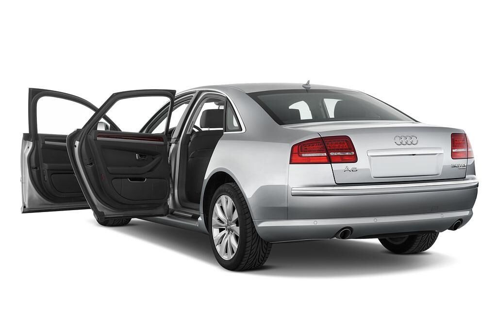 Audi A8 L (Baujahr 2010) - 4 Türen Tür geöffnet
