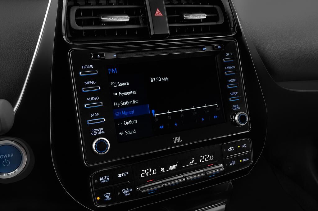 Toyota Prius (Baujahr 2019) Executive 4 Türen Radio und Infotainmentsystem
