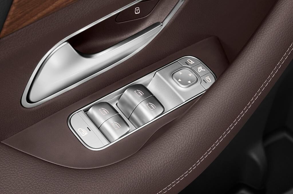 Mercedes GLE (Baujahr 2020) 350 5 Türen Bedienungselemente Tür