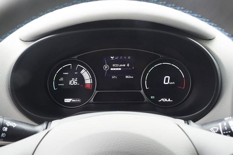 Das Display des Kia Soul EV.