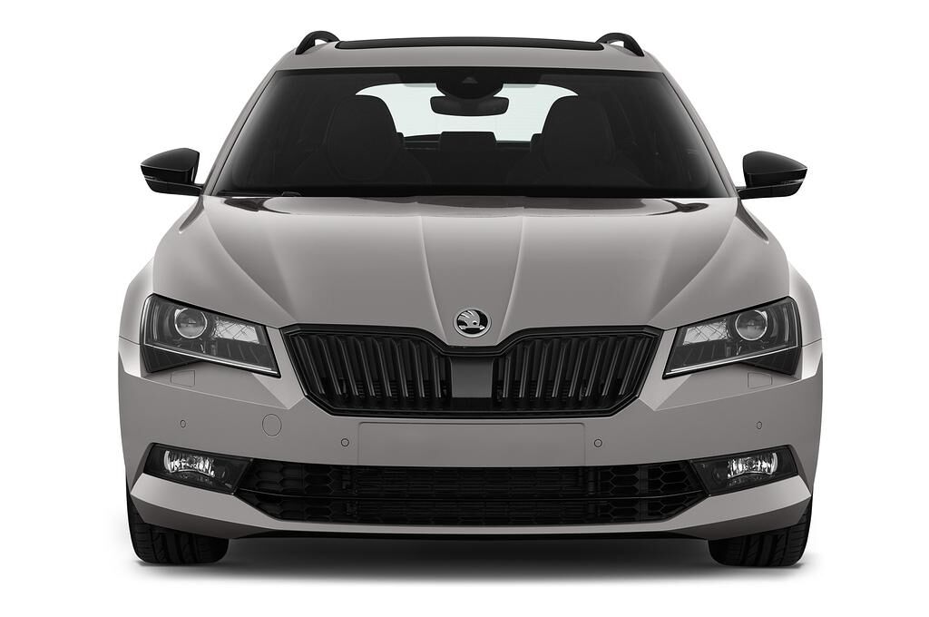 Skoda Superb Combi (Baujahr 2019) Sportline 5 Türen Frontansicht