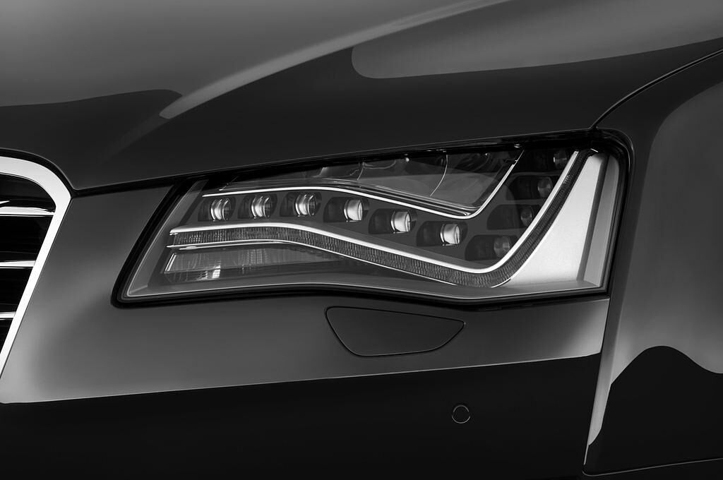 Audi A8 L W12 (Baujahr 2013) - 4 Türen Scheinwerfer