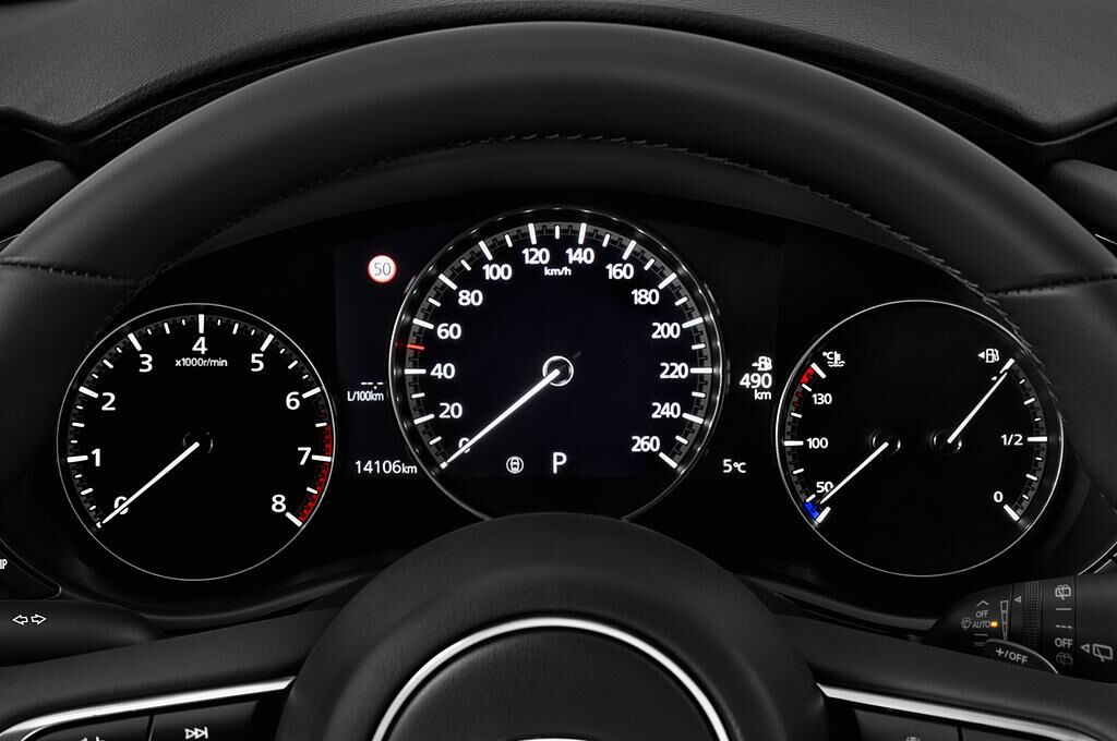 Mazda Mazda3 (Baujahr 2019) Selection 5 Türen Tacho und Fahrerinstrumente