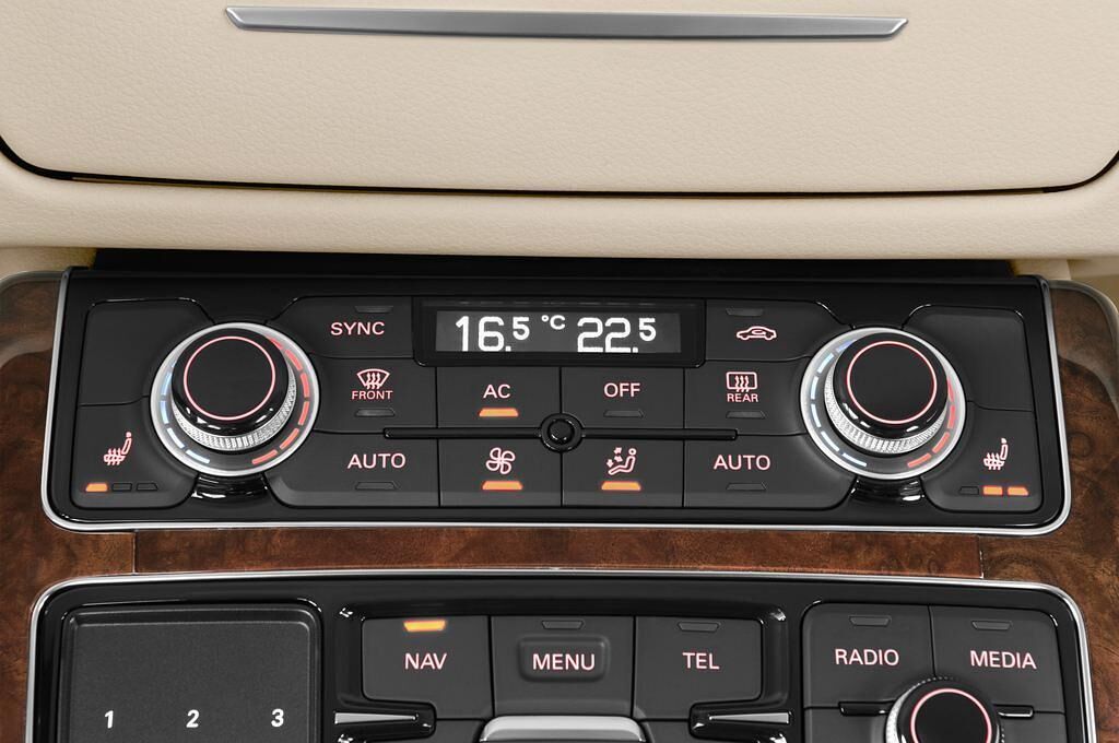 Audi A8 L W12 (Baujahr 2013) - 4 Türen Temperatur und Klimaanlage