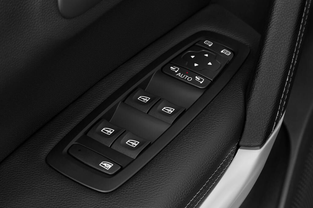 Renault Kadjar (Baujahr 2019) Intens 5 Türen Bedienungselemente Tür