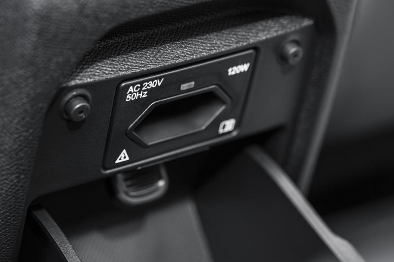 Peugeot 308 SW 1.2 e-THP - Stromstecker inklusive