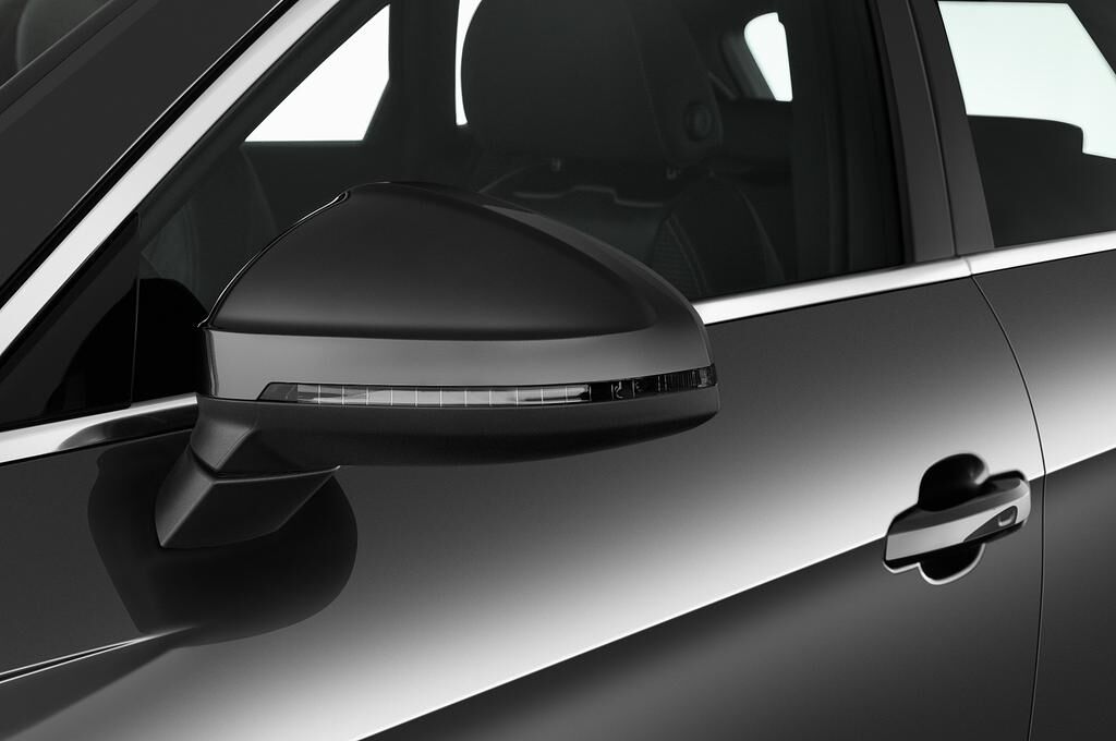 Audi A4 Avant (Baujahr 2020) S Line 5 Türen Außenspiegel