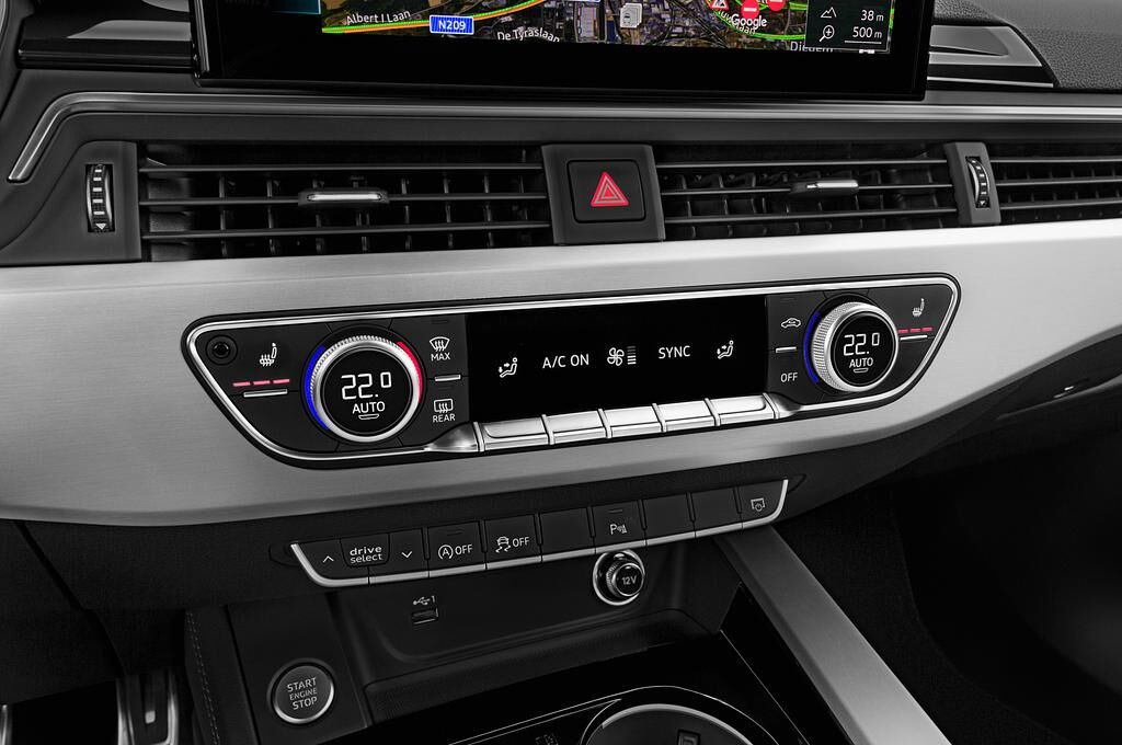Audi A4 Avant (Baujahr 2020) S Line 5 Türen Temperatur und Klimaanlage
