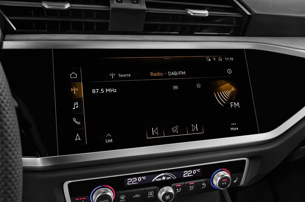 Audi Q3 Sportsback (Baujahr 2020) S Line 5 Türen Radio und Infotainmentsystem