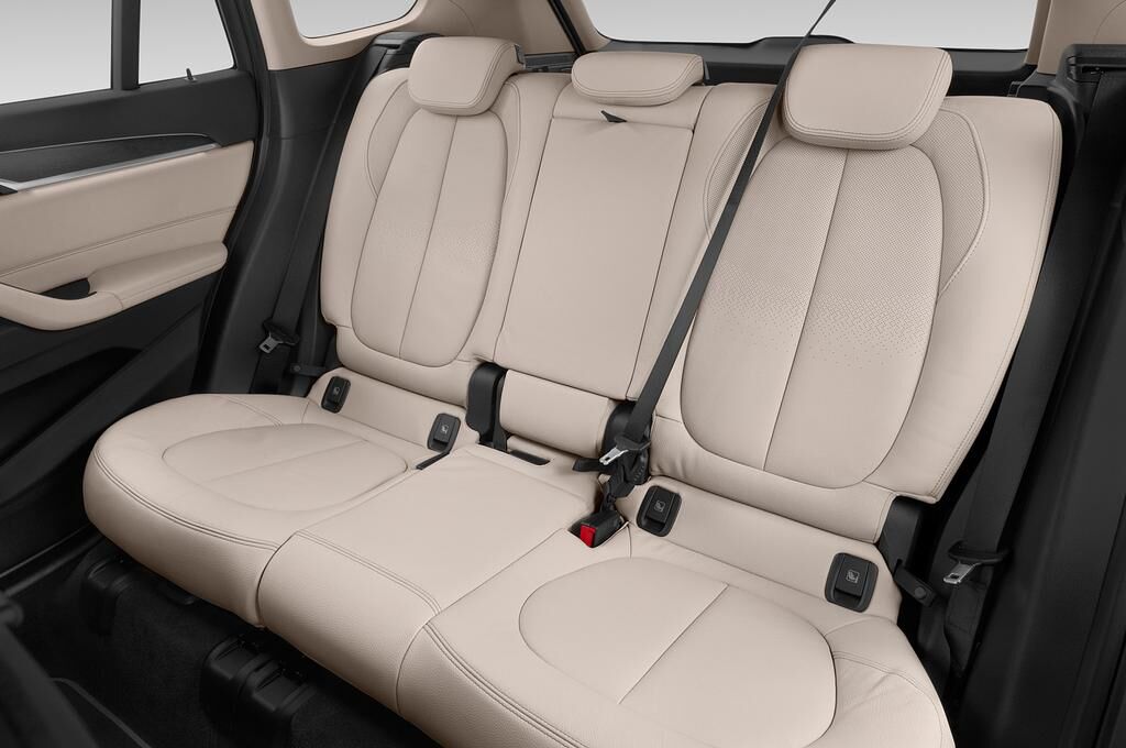 BMW X1 (Baujahr 2020) xLine 5 Türen Rücksitze