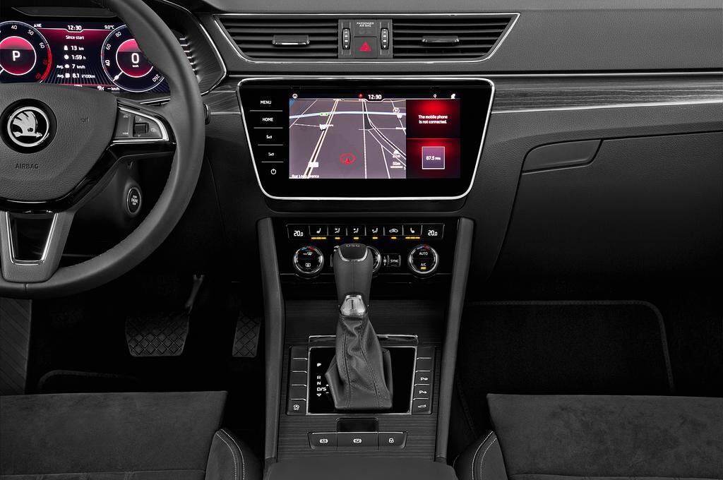 Skoda Superb Combi (Baujahr 2020) Style 5 Türen Mittelkonsole