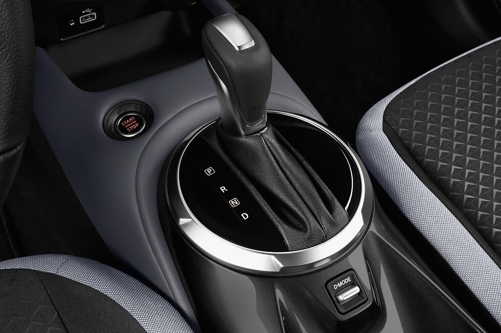 Nissan Juke (Baujahr 2020) Acenta 5 Türen Schalthebel