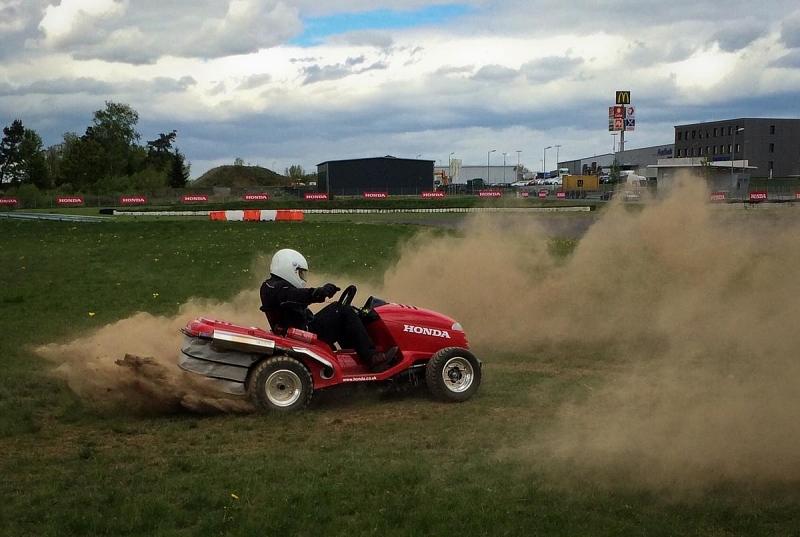 Hondas Monster-Rasenmäher, der Mean Mower