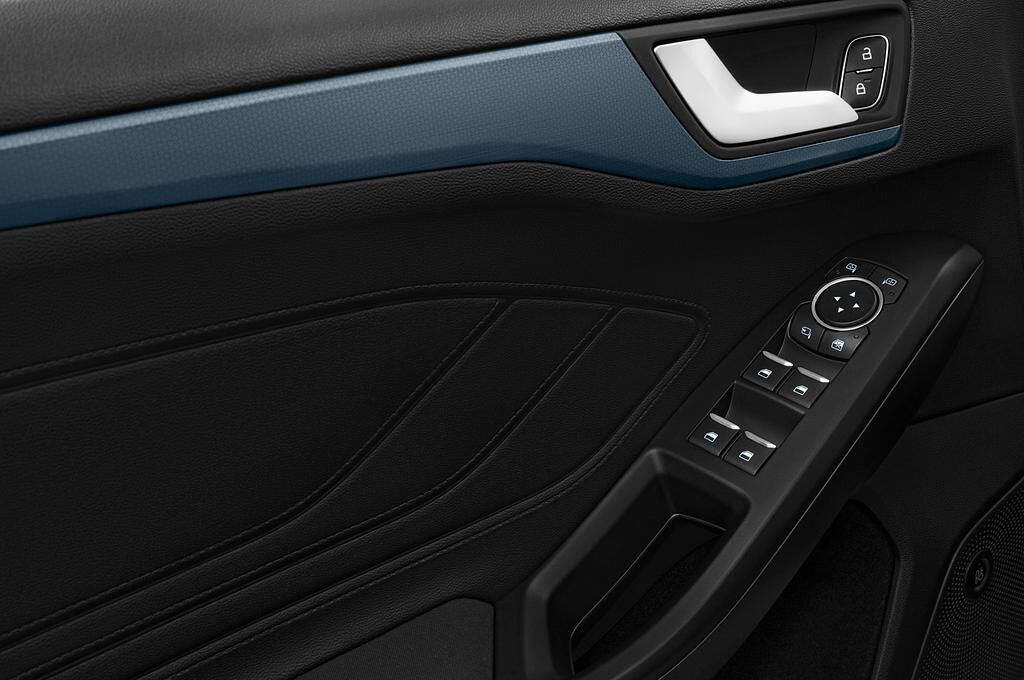 Ford Focus (Baujahr 2019) Active 5 Türen Bedienungselemente Tür