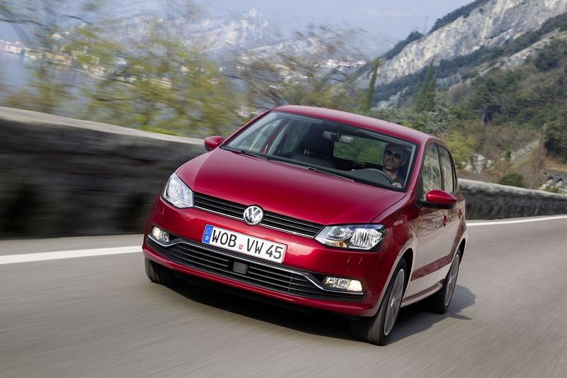 Mit dem Sport-Select-Fahrwerk flitzt der Polo um 1,5 Zentimeter tiefer über den Asphalt