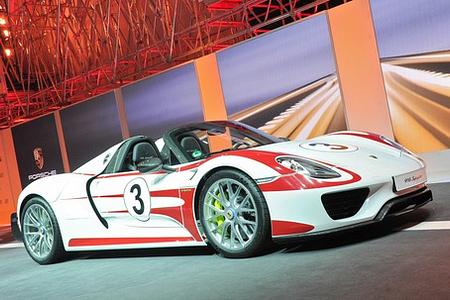 Genfer Automobilsalon 2014: Porsche stellt WEC-Rennwagen vor