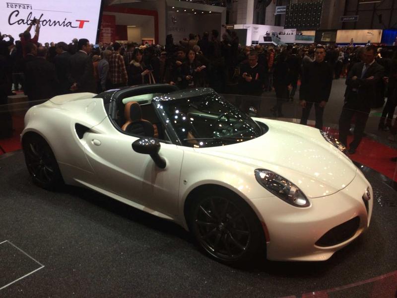 Alfa Romeo 4C Spider - geht auch offen